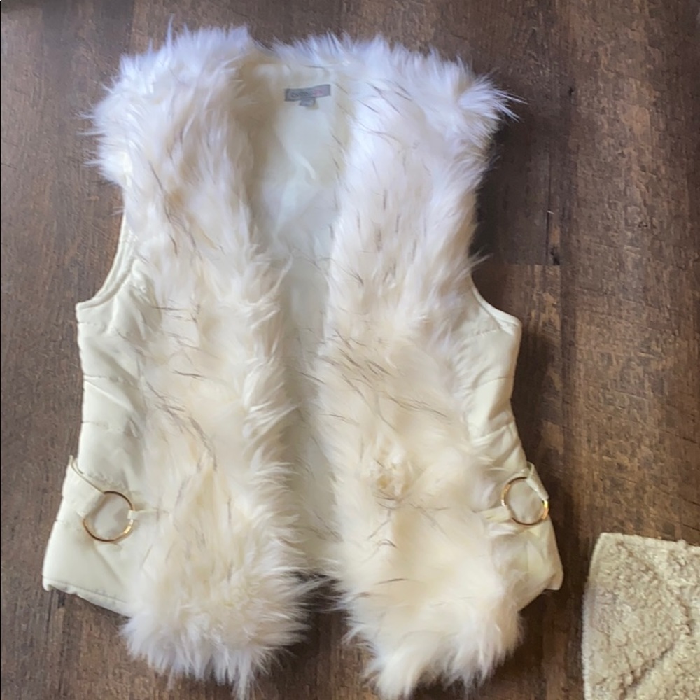 Woman’s faux fur  white vest